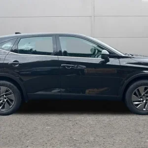 2022 Nissan Qashqai 1.3 DiG-T MH Acenta Premium 5dr Hatchback Petrol Manual - Image 2