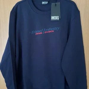 Diesel large navy blue jumper - Image 3