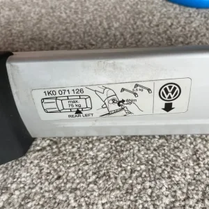 Roof bars for a VW Golf - Image 3