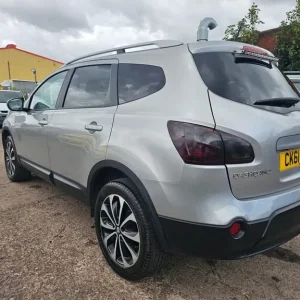 Nissan Qashqai 2.0 DCI N-TEC 4WD 7-seater Automatic - Image 4