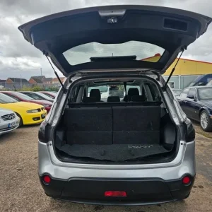 Nissan Qashqai 2.0 DCI N-TEC 4WD 7-seater Automatic - Image 6