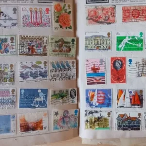3 postage stamp albums with thousands of old stamps - Image 4