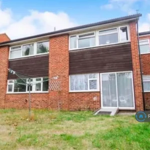2 bedroom flat in Saffron Court, garve, Station Road - Image 8