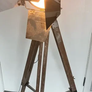 Directors style Tripod light - Image 3