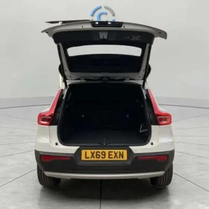 2019 Volvo XC40 2.0 T4 Momentum Pro Auto AWD Euro 6 (s/s) 5dr Petrol Automatic - Image 8