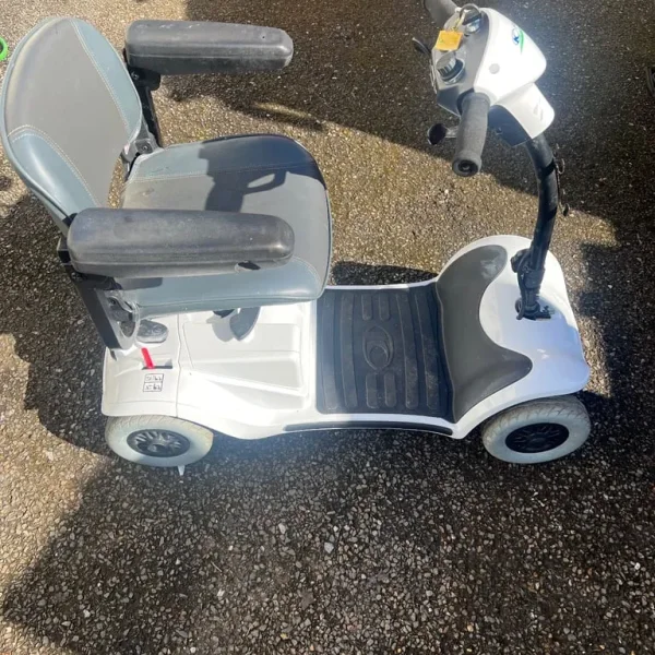 Kymco mobility scooter portable with charger