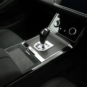 2019 Land Rover Range Rover Evoque 2.0 P250 MHEV R-Dynamic - Image 2