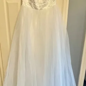 Wedding dress size 10 - Image 5