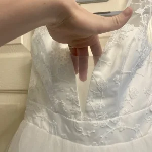 Wedding dress size 10 - Image 6