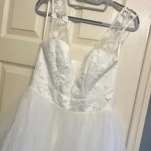 Wedding dress size 10 - Image 7