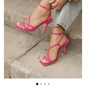 Linzi pink heels - Image 4