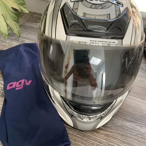 Crash helmet