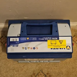 Varta Blue Dynamic EFB 570 500 076 - N70 70 AH AGM Stop/Start Battery