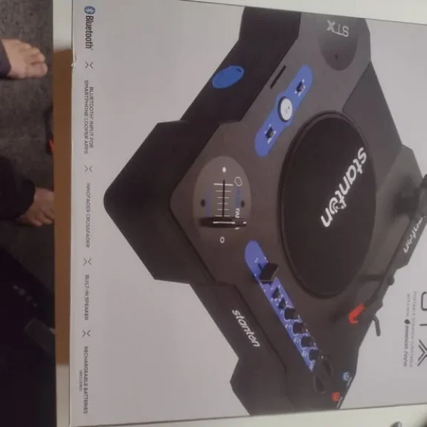 Stanton STX portable scratch turntable