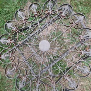 Large garden table with 3 +1 chairs - Image 7