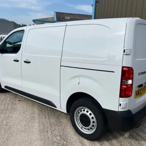 2023 Peugeot Expert 1000 1.5 BlueHDi 100 Professional Premium + Van PANEL VAN Diesel Manual - Image 7