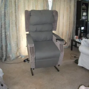 Accora Comfort 1 and Lite 2 electric rise and recline chair - Image 3