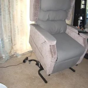 Accora Comfort 1 and Lite 2 electric rise and recline chair - Image 4