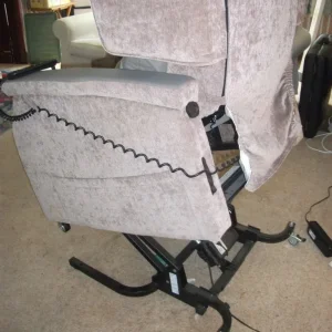 Accora Comfort 1 and Lite 2 electric rise and recline chair - Image 5