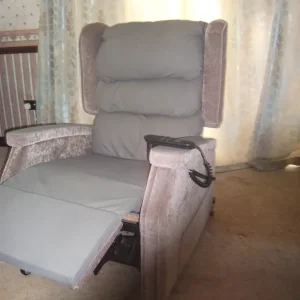Accora Comfort 1 and Lite 2 electric rise and recline chair - Image 7