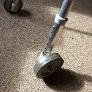 Walking frame and caddy with storage tray - Image 6