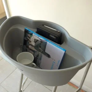 Walking frame and caddy with storage tray - Image 8