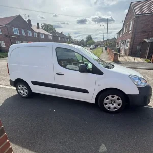 Peugeot Partner Panel Van 2018 Manual 1560cc - Image 7