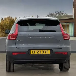 2023 Volvo XC40 2.0 B4P Ultimate Dark 5-door Estate Auto - Image 4