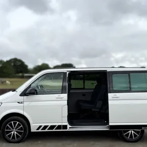 2019 Volkswagen Transporter 2.0 TDI T30 Edition Kombi Auto - Image 4