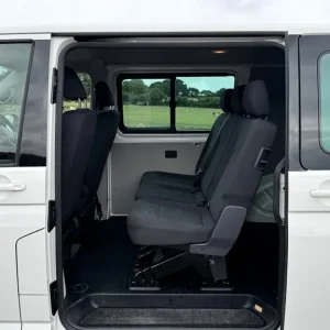 2019 Volkswagen Transporter 2.0 TDI T30 Edition Kombi Auto - Image 5