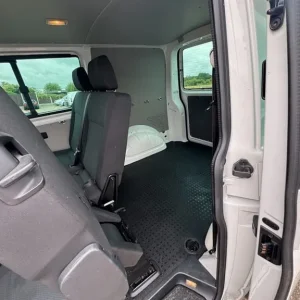 2019 Volkswagen Transporter 2.0 TDI T30 Edition Kombi Auto - Image 7