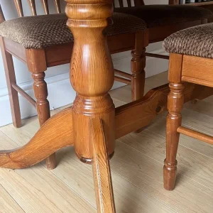 Table and 4 chairs - Image 3