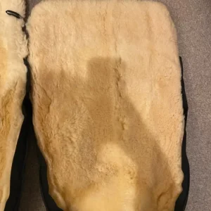 Hofbrucker Putzi Lambskin Footmuff - Image 5