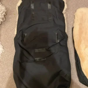 Hofbrucker Putzi Lambskin Footmuff - Image 6