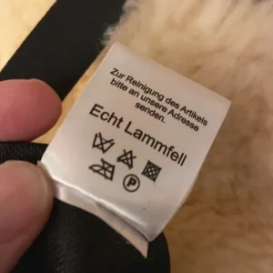 Hofbrucker Putzi Lambskin Footmuff - Image 8