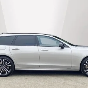 2025 Volvo V90 2.0 T8 PHEV Ultra Dark 5-door AWD Estate - Image 3