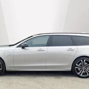 2025 Volvo V90 2.0 T8 PHEV Ultra Dark 5-door AWD Estate - Image 8