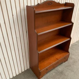 Waterfall bookcase with 3 shelves and a drawer in mahogany-effect finish - Image 7