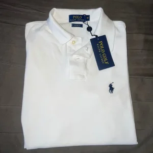 Authentic Ralph Lauren T-Shirt Size M - Image 3