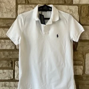 Authentic Ralph Lauren T-Shirt Size M