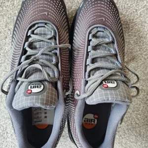 Nike DN Trainers size 8 grey - Image 6