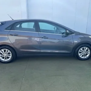 2015 Hyundai i30 1.6 CRDi Blue Drive SE Hatchback - Image 3