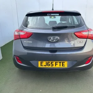 2015 Hyundai i30 1.6 CRDi Blue Drive SE Hatchback - Image 6