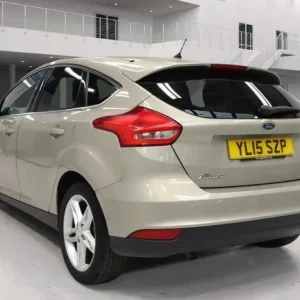 2015 Ford Focus 1.0T EcoBoost Zetec Euro 6 5-door hatchback - Image 2