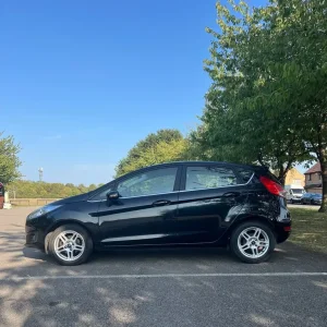 2014 Ford Fiesta hatchback manual 5-door - Image 3
