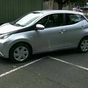 2016 Toyota AYGO 1.0 VVT-i X-Play 5-door hatchback manual - Image 3