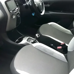2016 Toyota AYGO 1.0 VVT-i X-Play 5-door hatchback manual - Image 6