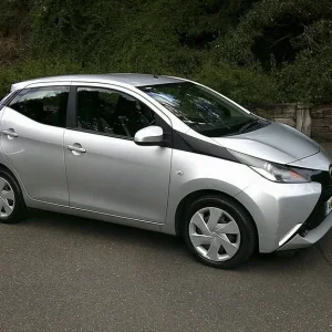 2016 Toyota AYGO 1.0 VVT-i X-Play 5-door hatchback manual
