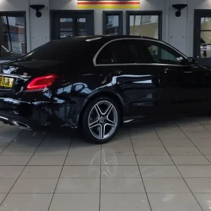 2019 Mercedes-Benz C-Class 2.0 C300d AMG Line - Image 7