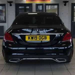 2019 Mercedes-Benz C-Class 2.0 C300d AMG Line - Image 8